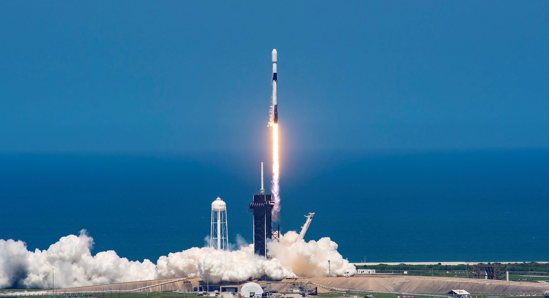 Launch image Falcon 9 Block 5 | TRACERS