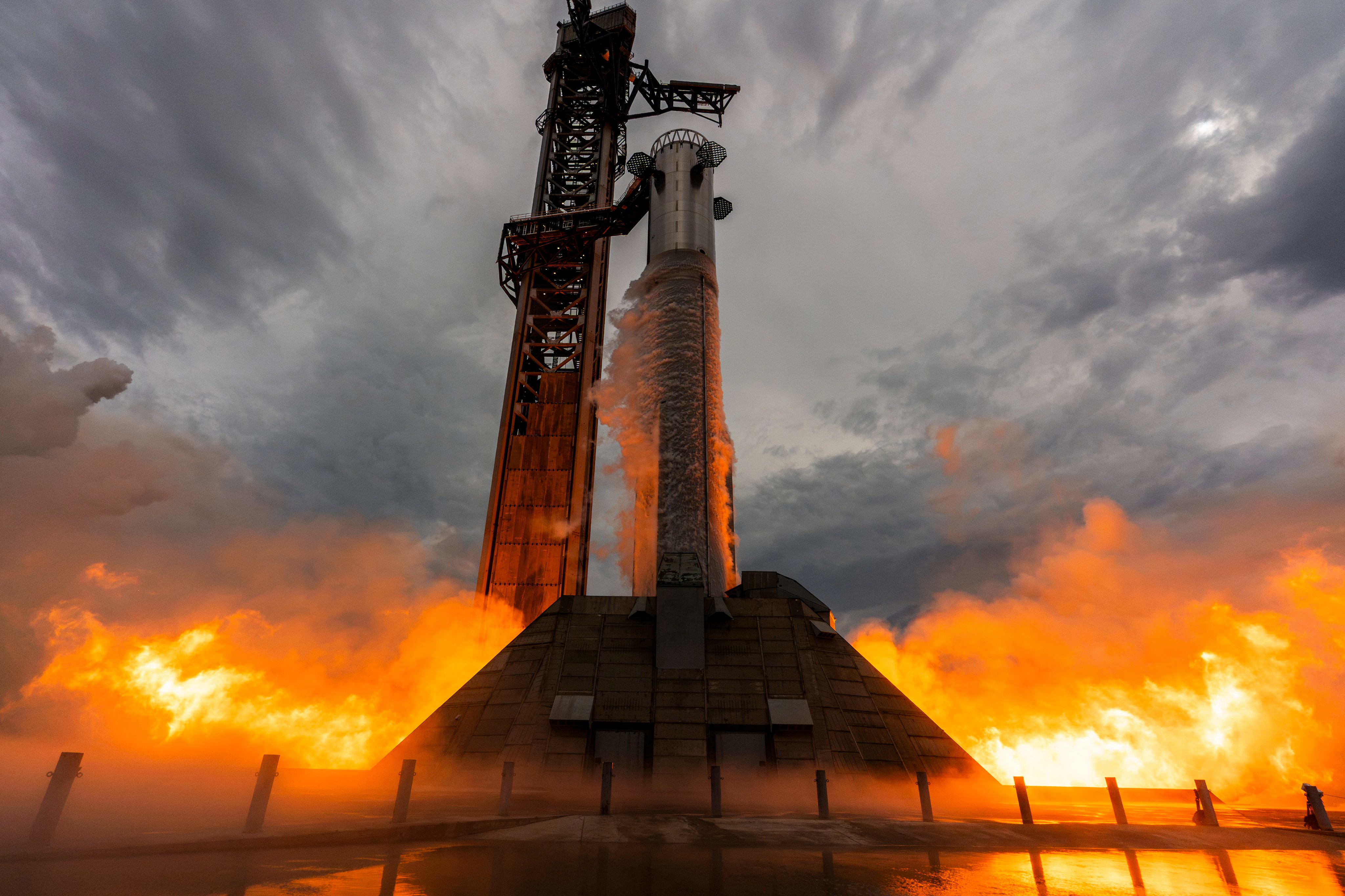 SpaceX Starship Booster B21 Static Fire